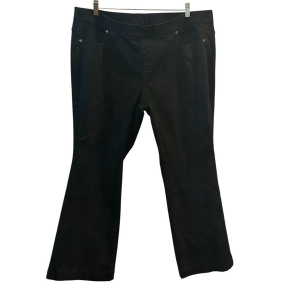 Isaac Mizrahi Women's Pullon Bootcut Jeans Black  22W Petite Mid-Rise Stretch - Picture 2 of 8